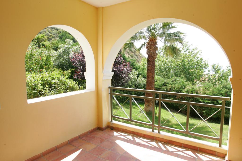 Mounda Beach Hotel Skala  Rum bild